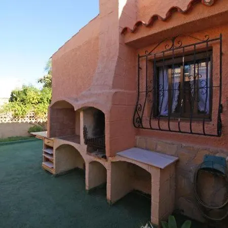Sleeps 5 With Pool Air Con And Wifi
