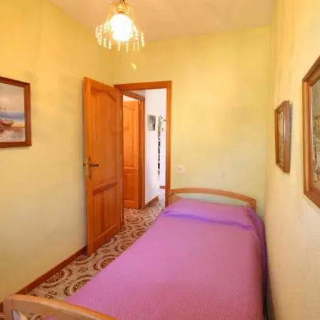 Villa Sleeps 5 With Pool Air Con And Wifi Calp